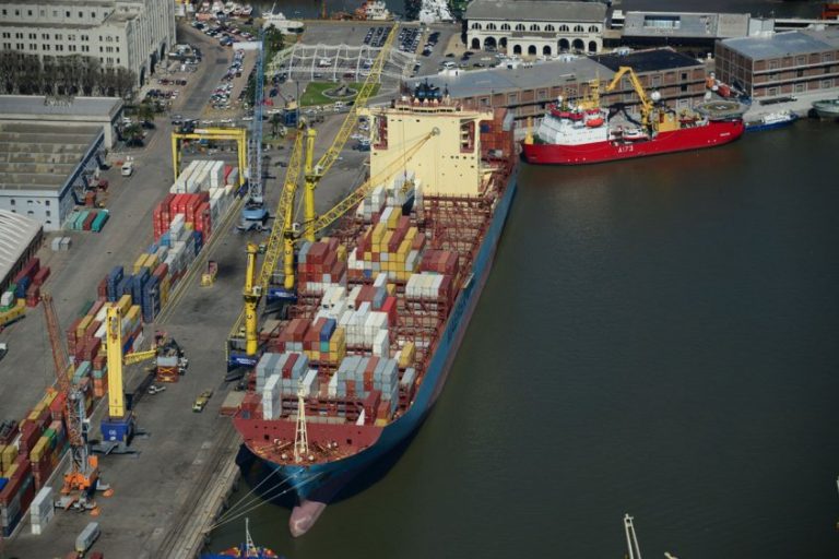 Uruguay registra un crecimiento del 3% en exportaciones de febrero 2024 impulsado por cebada y celulosa