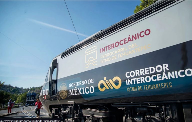 México inaugura un tren, en su punto más estrecho, para competir con el Canal de Panamá