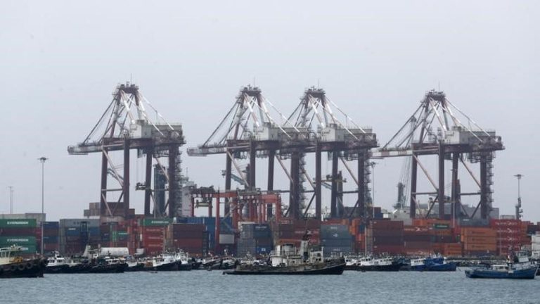 Consorcio chino inicia obras en puerto de Montevideo