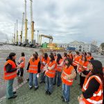 estudiantes en puerto