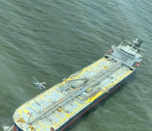 Éxito en Altamar: Aviación Naval evacúa a Tripulante con Síntomas de ACV