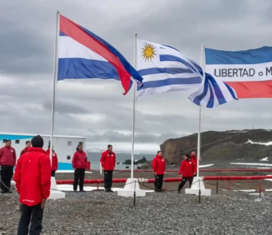 La Base Científica Antártica Artigas celebró su 41° aniversario y reafirmó su compromiso con la investigación científica