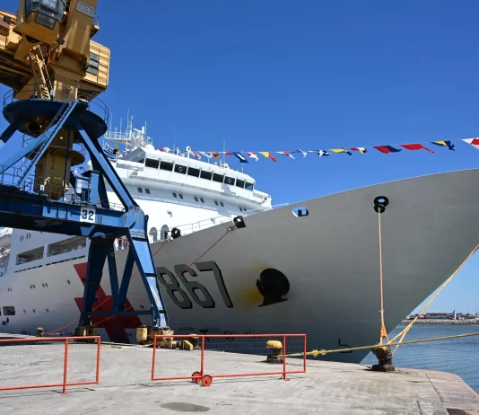 Arribó al puerto de Montevideo el buque hospital chino ARK SILK ROAD en el marco de una misión humanitaria
