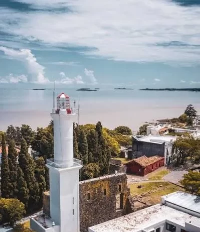 A 169 años del Faro de Colonia del Sacramento, símbolo histórico y guía del Río de la Plata
