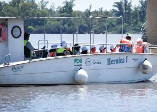 Suspenden paseos de la lancha “Heroica I” por crecida del río Uruguay