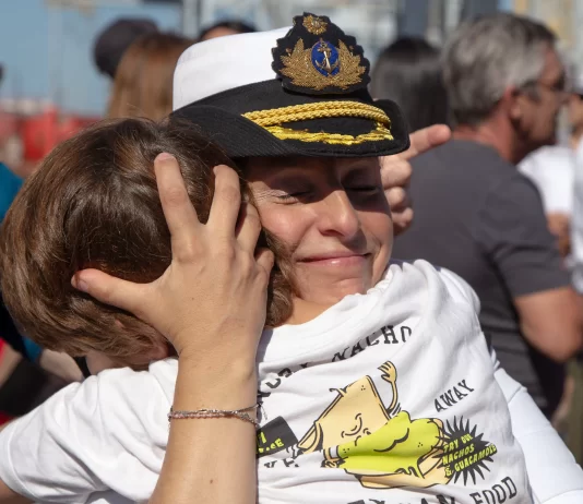 El ROU 04 regresó a Montevideo tras completar el reabastecimiento de la Base Antártica Artigas