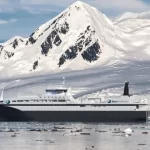 Krill-vessel_closer-768×374-convertido-de-jpg