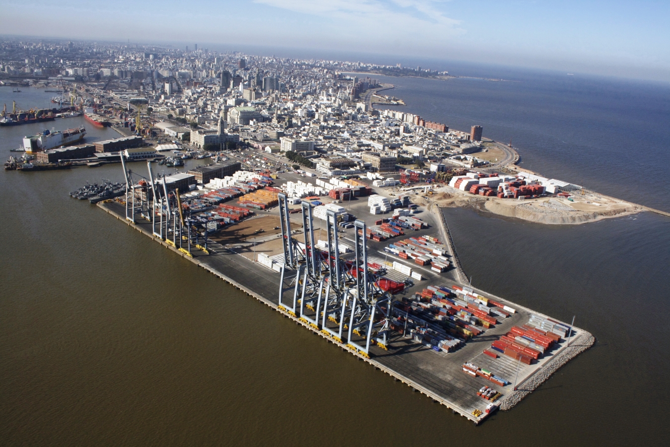 Problemas en el Puerto de Montevideo por la extensión de la concesión a TCP