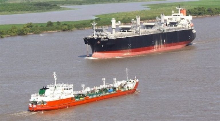 Bordet y autoridades uruguayas impulsan llevar navegabilidad del río Uruguay a los 34 pies para potenciar el desarrollo