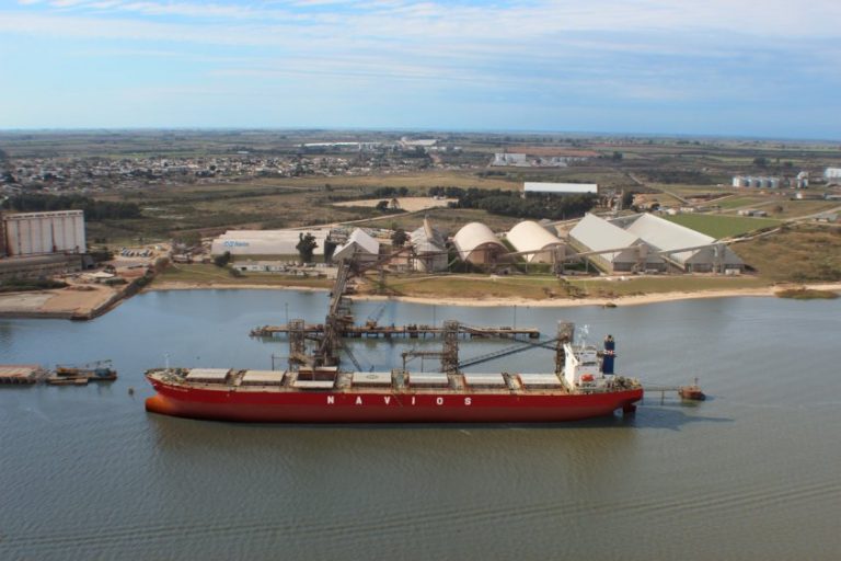 Curbelo habló de un crecimiento de pasajeros del 227% en Colonia y de inversiones en el Puerto de Nueva Palmira por US$ 20 millones de dólares