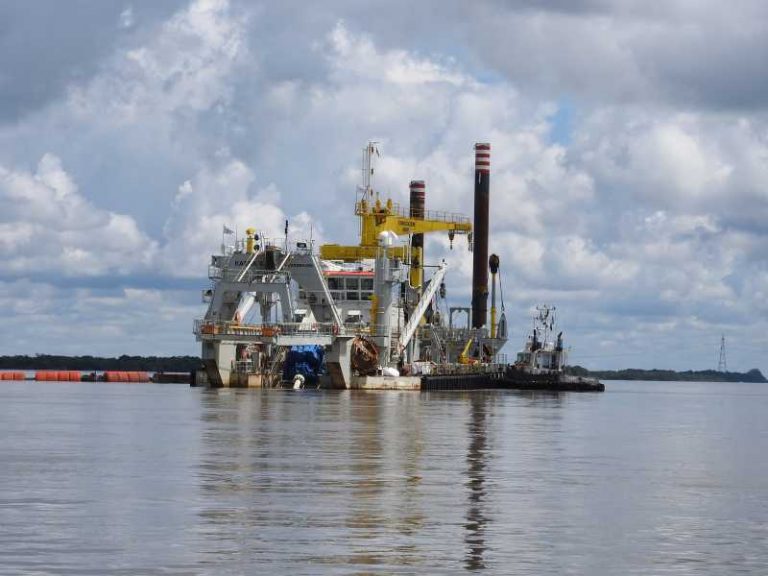 Impugnan proceso de licitación del dragado del Río Uruguay