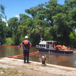 barrera-contra-derrame-combustible-en-arroyo