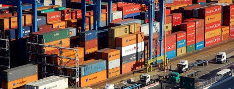 Las exportaciones caen 9,9 % en noviembre respecto al mismo mes de 2021