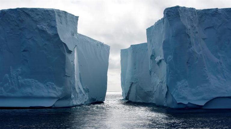 La Armada desarrolla la XXXIII edición del Curso de Navegación Antártica