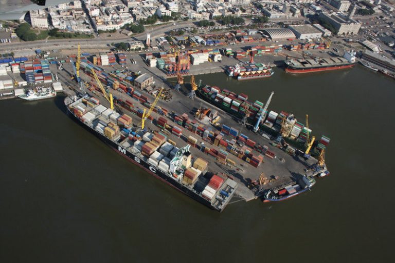 Dragar a 14 metros canal de acceso al Puerto de Montevideo es compromiso del gobierno en contrato con Katoen Natie, dijo González Lapeyre