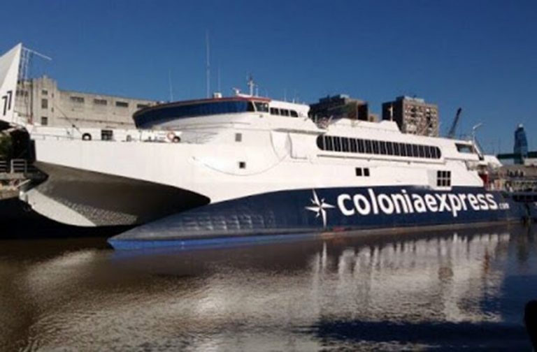 Buquebus y Colonia Express demandarán al Estado por cobro adicional en pasajes