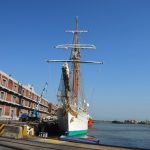 en el puerto