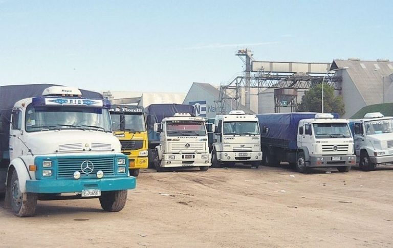 El reclamo de los transportistas de carga en Uruguay por las demoras que le terminan pegando a su rentabilidad