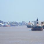 naves en hidrovia