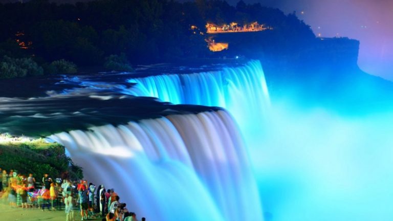 Cataratas del Niágara, Conmebol y más: así homenajearon a Uruguay por el 25 de agosto