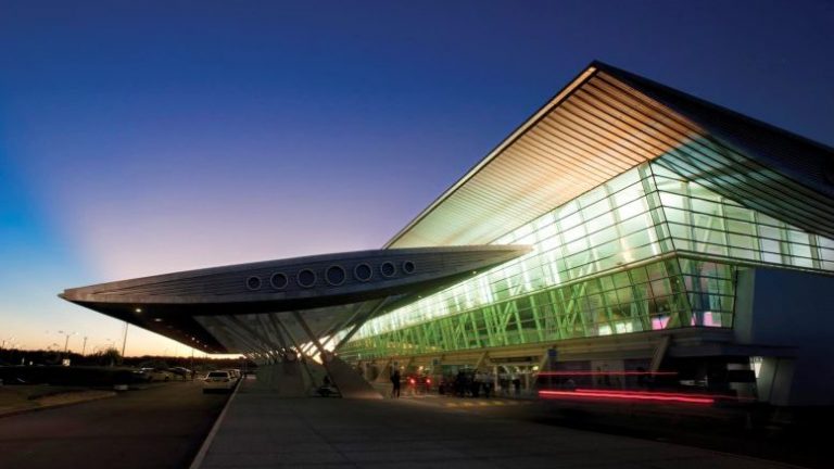 La aerolínea Flybondi desde el 20 de diciembre llegará 4 días por semana a Punta del Este