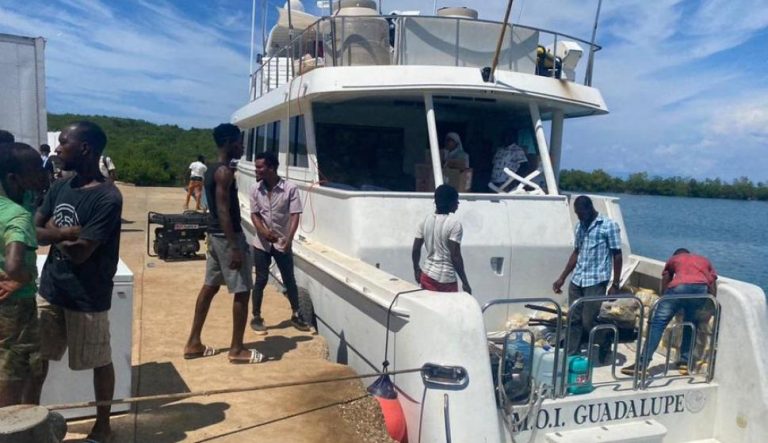 Desaparece yate en el Caribe tras llevar ayuda a Haití