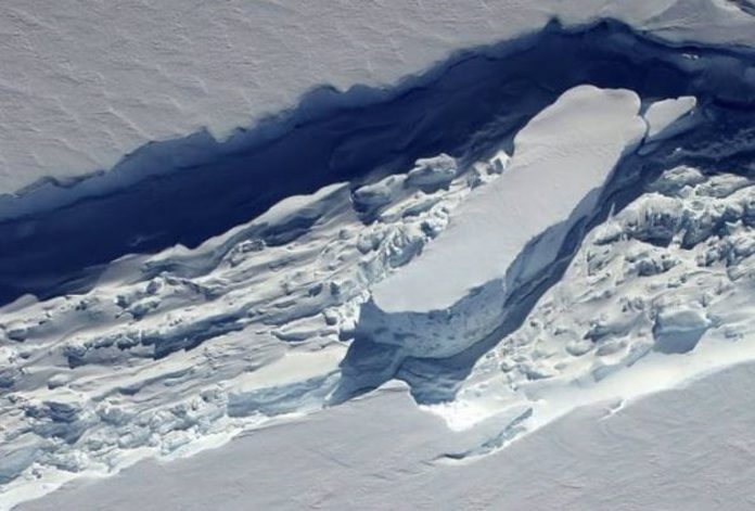 Nueva amenaza para las plataformas de hielo flotante de la Antártida
