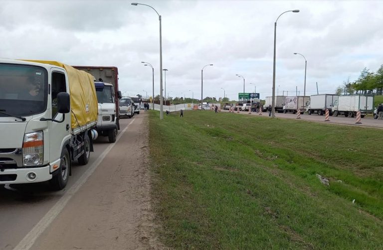 Liberan ingreso a la Unidad Agroalimentaria Metropolitana y el tránsito empieza a fluir