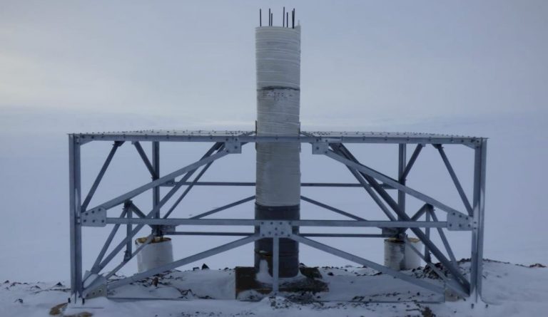 En la Antártida Argentina se monta un observatorio robótico astronómico
