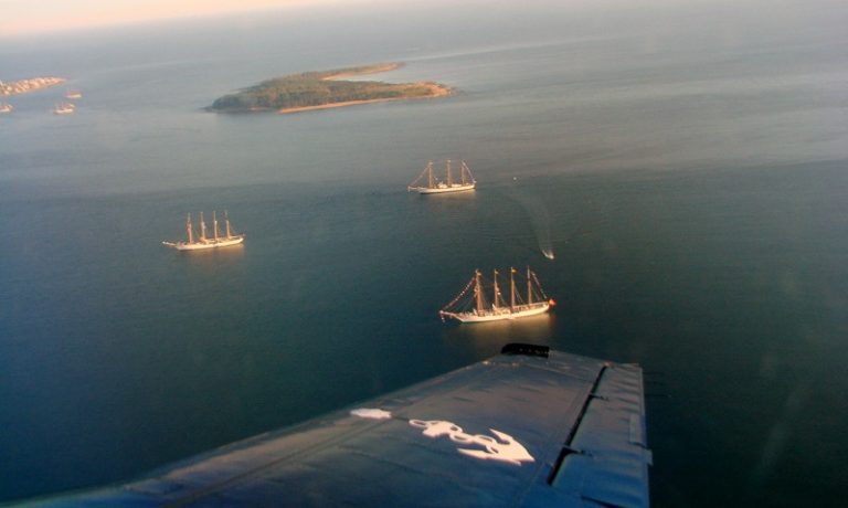 La flota de “Velas Latinoamérica” se encuentra en aguas uruguayas frente a Punta del Este