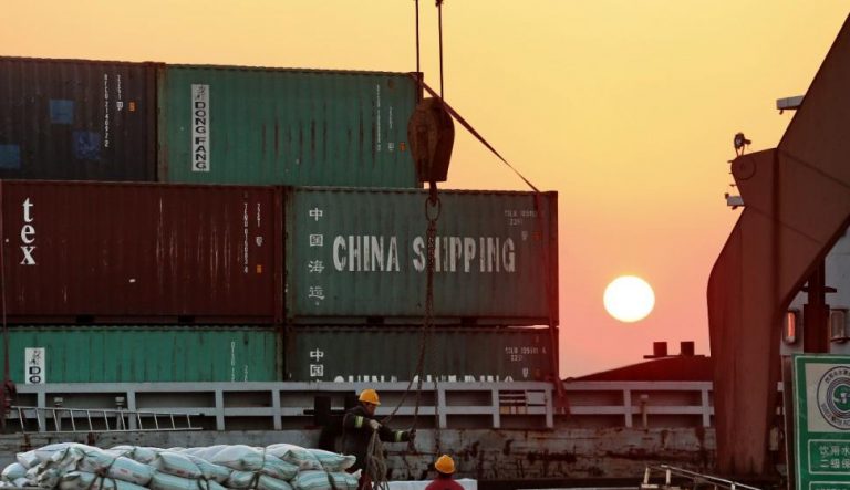 La “tormenta perfecta” que trancó las importaciones y subió los precios, desde autos a ropa y remedios