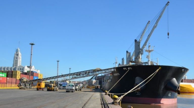 Puerto de Montevideo carga 110.500 toneladas en atención de ocho naves