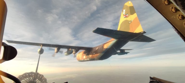 El primer reabastecimiento aéreo de los Hércules KC-130 de la Fuerza Aérea Uruguaya