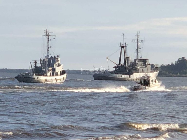 Ejercicio militar Acrux en el rio Uruguay