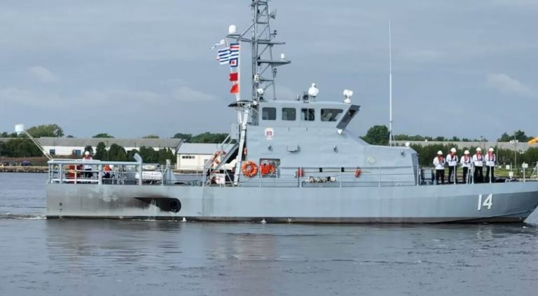 Los guardacostas adquiridos por Uruguay zarparon desde Estados Unidos con destino a Montevideo