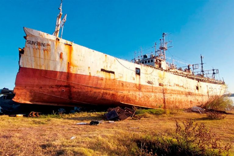 Puerto de Paysandú: El desguace, a punto de concluir. De los pesqueros chinos, sólo quedan algunas piezas
