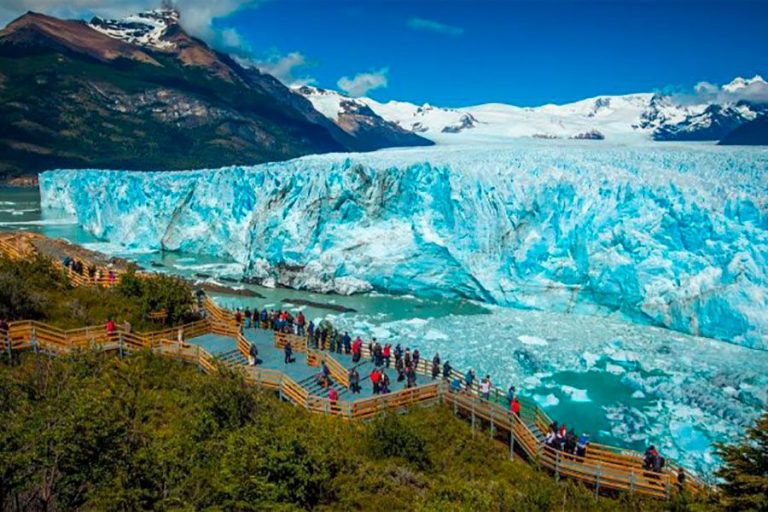 Turistas extranjeros viajan masivamente a Argentina