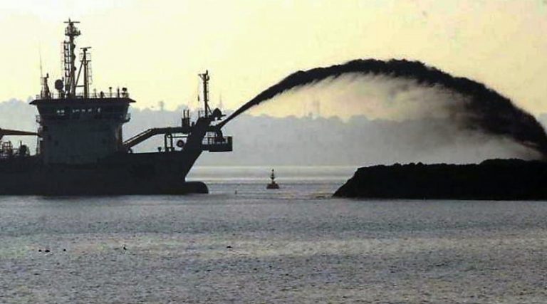 Firman obras para sostener el dragado del río Uruguay en 23 pies para los próximos tres años