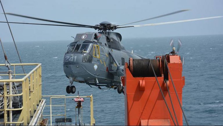 Helicópteros Sea King de la Armada Argentina se suman a la Campaña Antártica