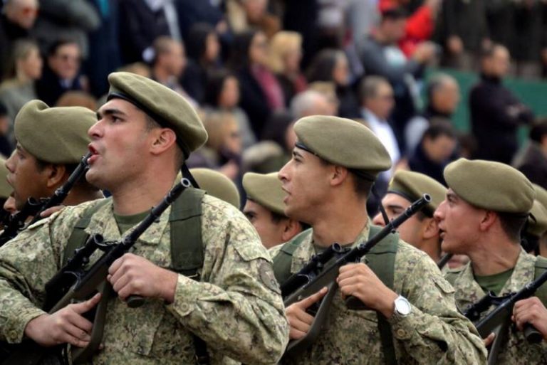Las Fuerzas Armadas uruguayas licitan la compra de más de 30.000 uniformes