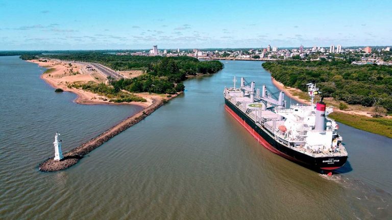 Los puertos entrerrianos ya completaron cuatro buques en 20 días e ingresan otros dos