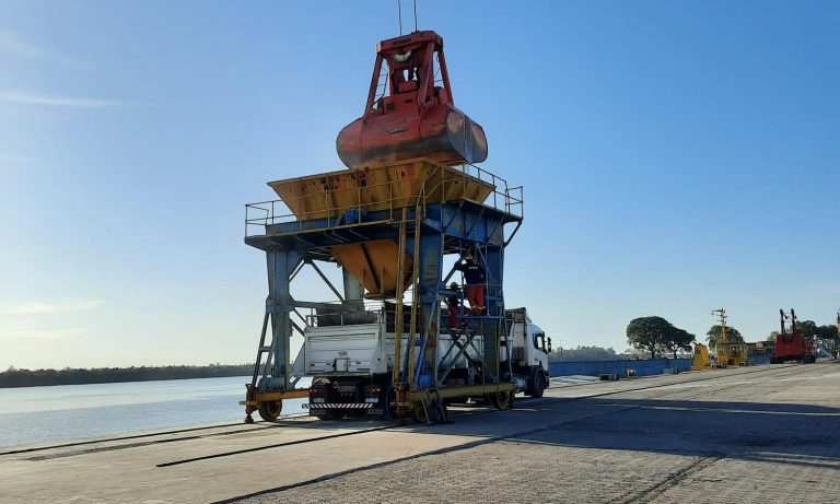 Paysandú:  Llegó el azúcar crudo al puerto