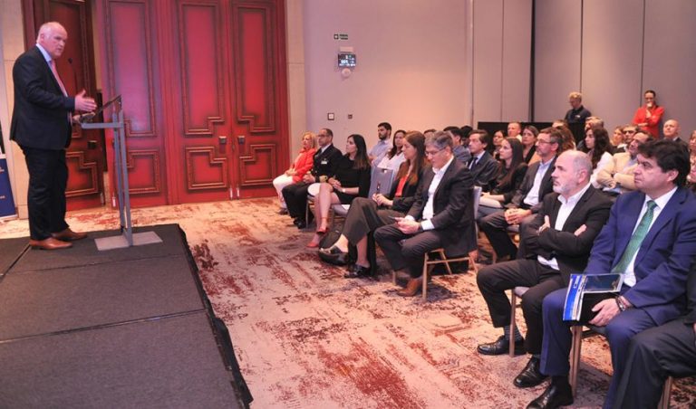 Olaizola destacó conexión ferroviaria del puerto de Montevideo como factor de competitividad