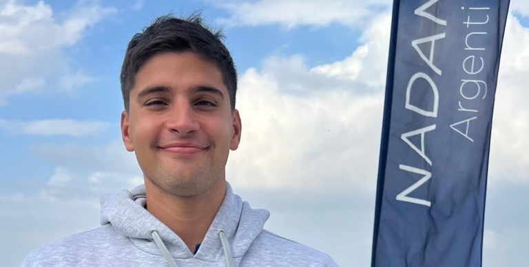 El nadador que no le da la espalda al Río de la Plata y marcó un récord: la historia de un desafío que soñó hace años