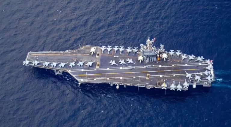 La Armada argentina comenzó los ejercicios militares junto al portaaviones nuclear de EEUU