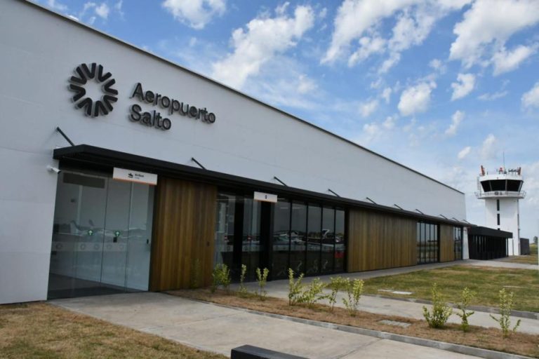 Se autorizó la primera frecuencia internacional regular al aeropuerto de Salto