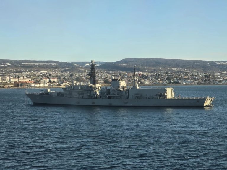 La fragata Lynch de la Armada de Chile recibirá en Magallanes al destructor Sarandí de Argentina y a la fragata Liberal de Brasil