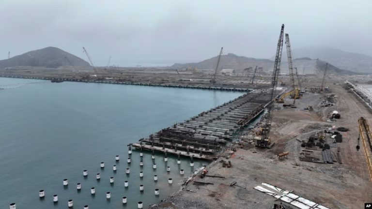 Perú y Brasil hablan sobre puerto en el Pacífico peruano que acortará ruta hacia China