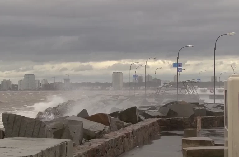 Santa Rosa: un temporal con historia que avanza sobre Uruguay
