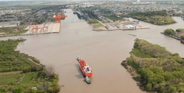 Descubren un explosivo en el Río de la Plata durante trabajos de dragado